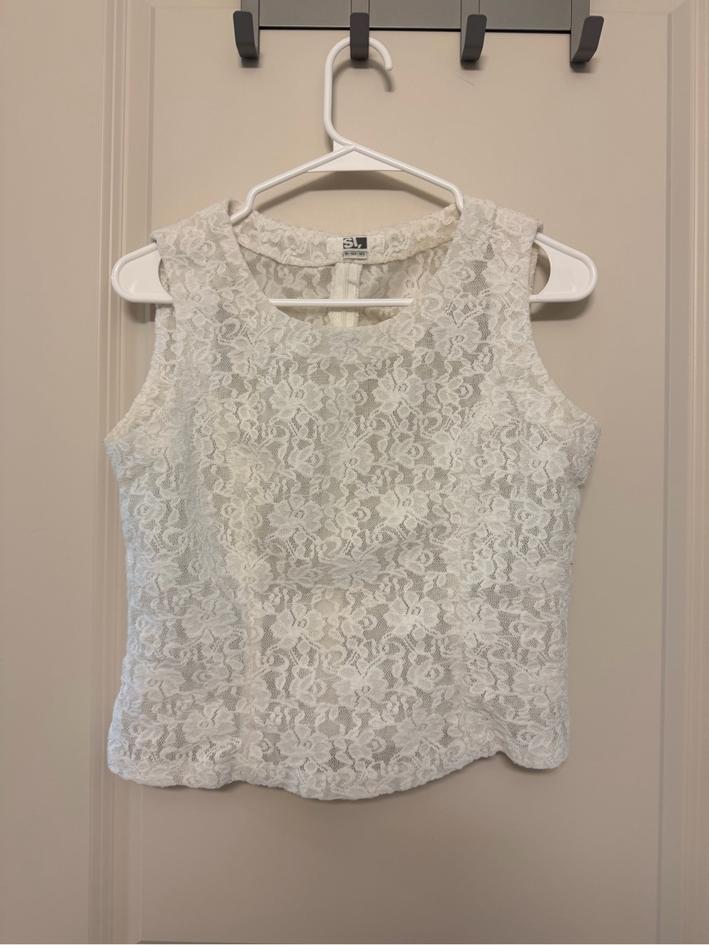 Sleeveless Lace Camisole Top in White